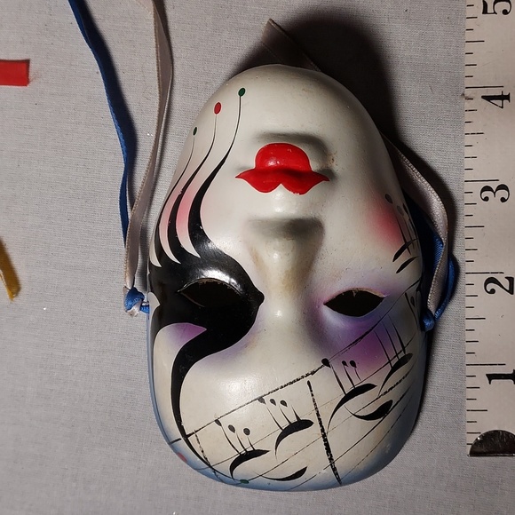 Vintage Hand Painted Carnival Face Masks Ceramic Set of 4 Musical Theme - Picture 4 of 8